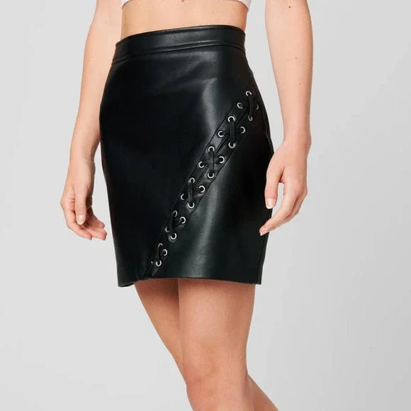 Blank NYC Spend The Night Skirt Mini Faux Leather Black 29 - Picture 2 of 14